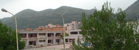 vista dall'alto del cortile del plesso distaccato 